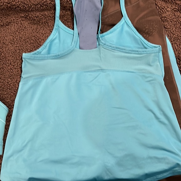 Under Armour Run Bundle Set of 4 Pieces Size Small Jacket, Capri, Tank, Bra, - Picture 9 of 16